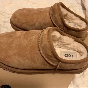 Ugg slippers size 8